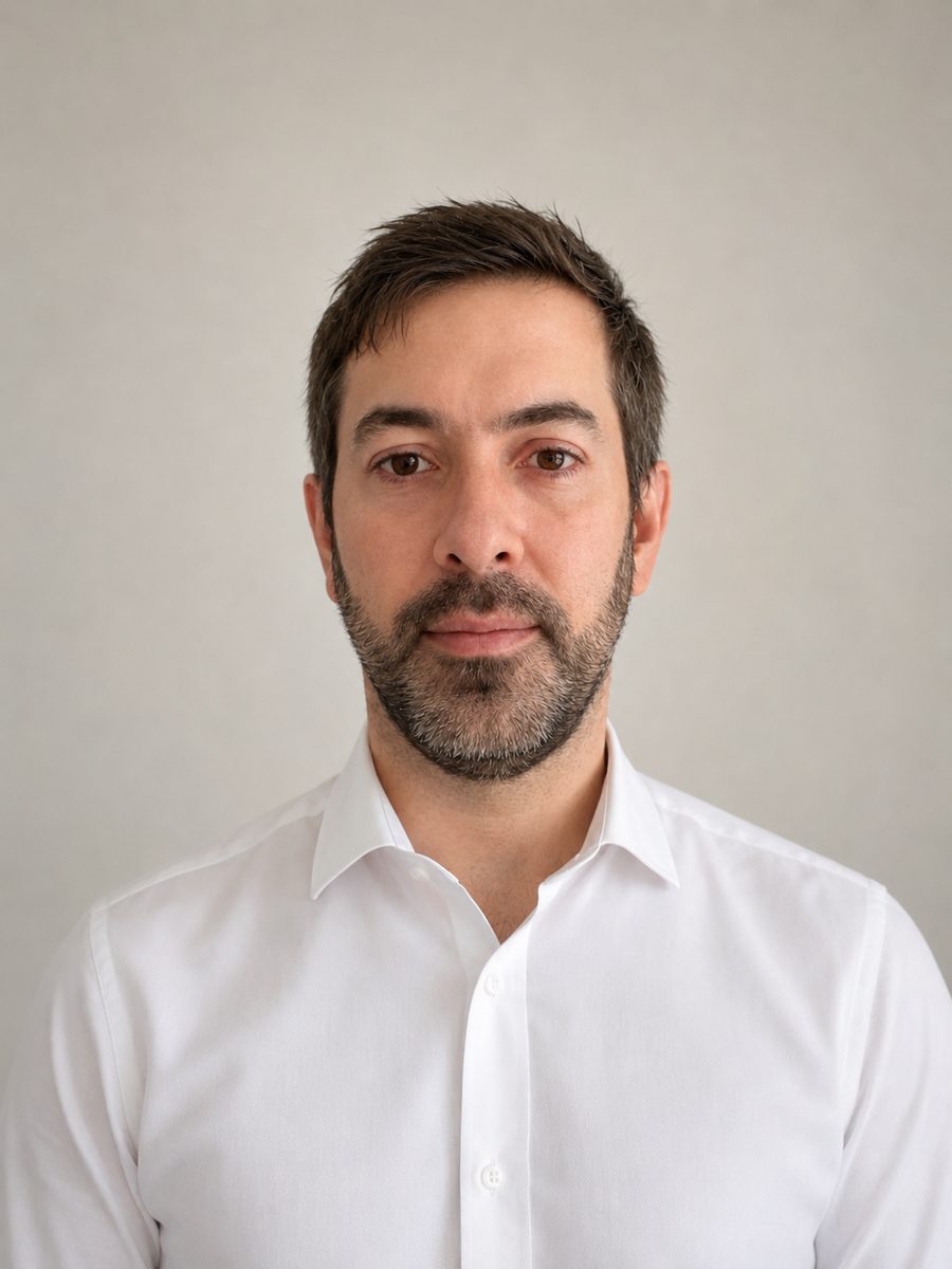 Retrato del Arq. Germán Vazquez, arquitecto urbanista, matrícula CAPBA 31699