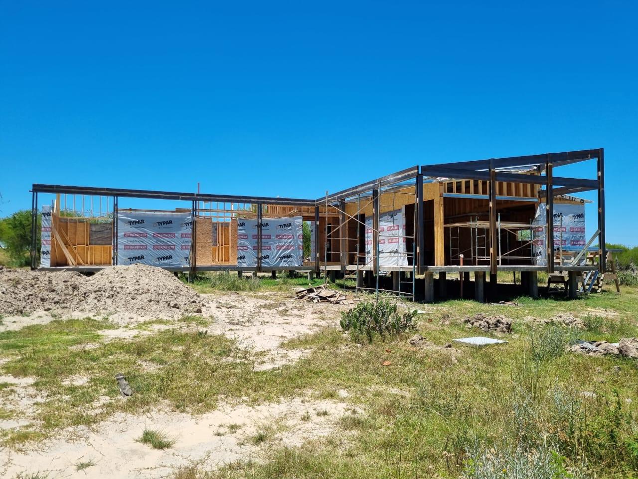 Casa AyB, vivienda unifamiliar sustentable en Gualeguaychú, Entre Ríos — foto 2 de 11. Proyecto del Arq. Germán Vazquez