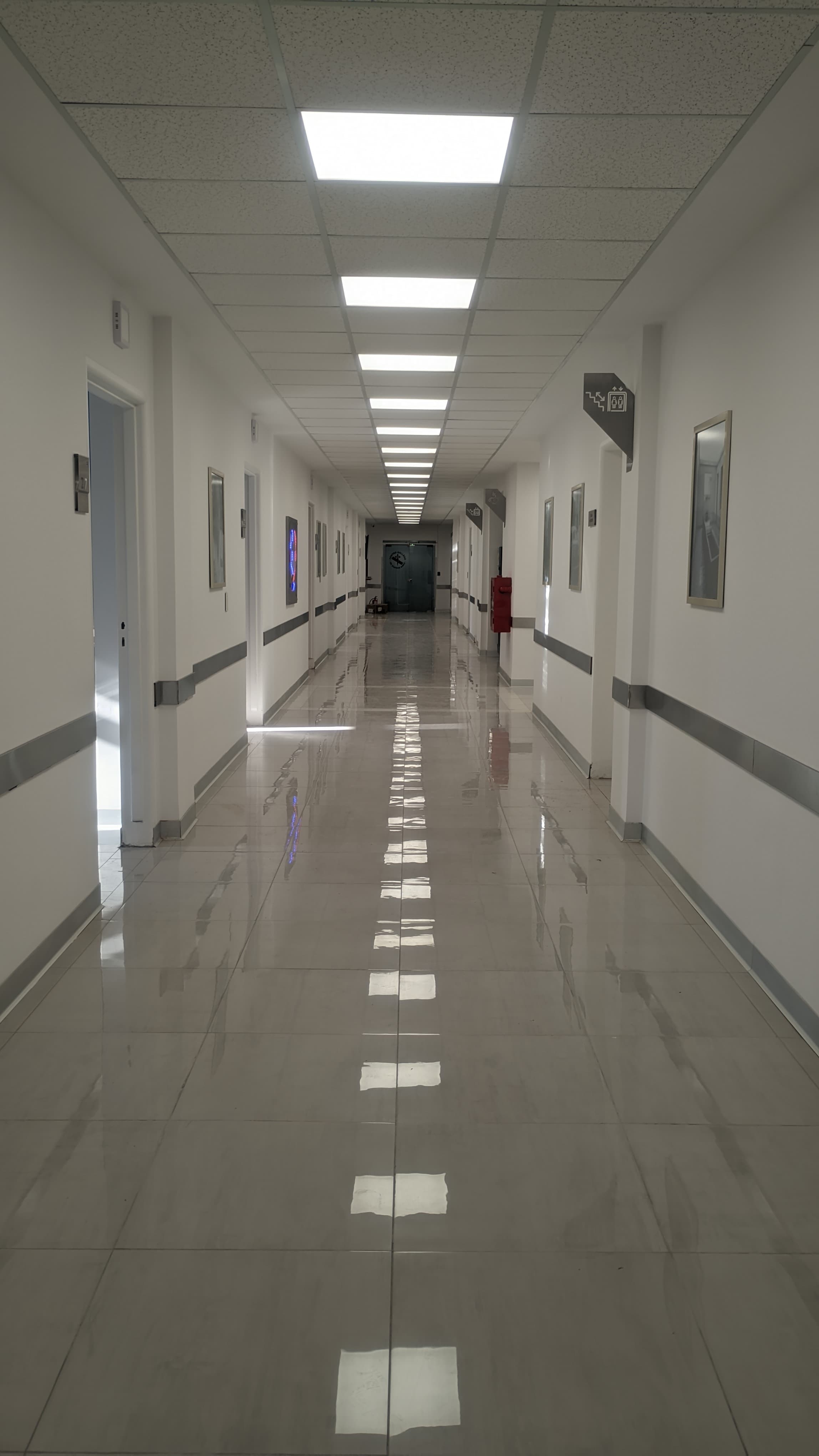 Piso de internación · Centro Gallego, internación en CABA — foto 6 de 11. Proyecto del Arq. Germán Vazquez